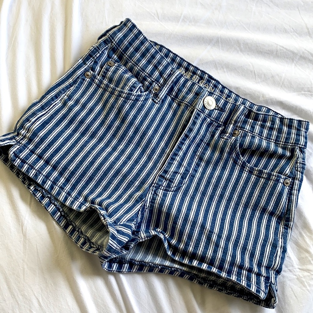 SIZE 2 AMERICAN EAGLE SHORTS
